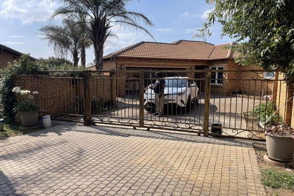 DRIVEWAY GATES in Johannesburg